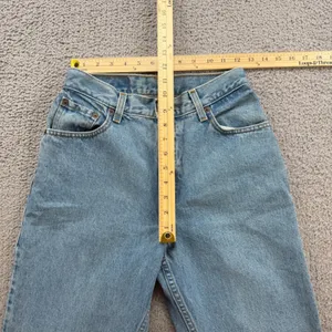 Vintage Levis 550 Relaxed Fit Tapered Leg Light Wash Jeans Women 25x28 thumbnail 3