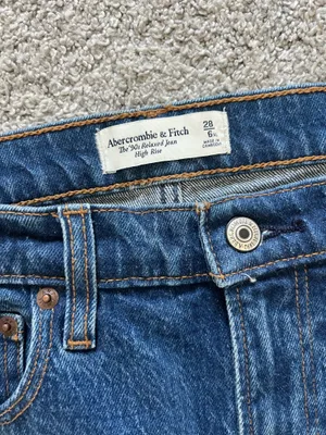 Abercrombie High-Rise Jeans 90s Relaxed Curve Love thumbnail 2
