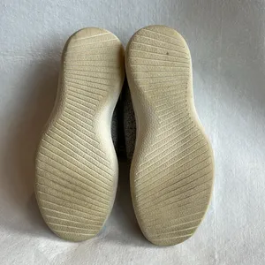 allbirds wool runners sneakers W9 in gray thumbnail 6