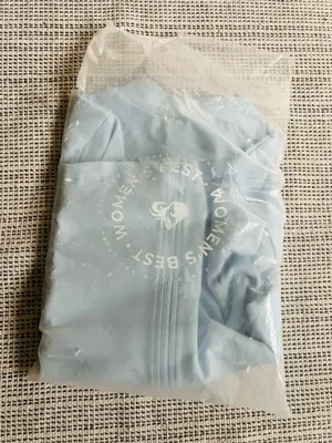 Women’s Best Jacket - Size Large thumbnail 4