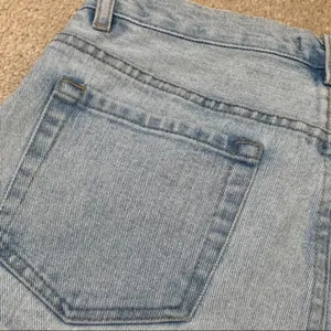 Forever 21 Light Wash Denim Cuffed Shorts 27 thumbnail 5