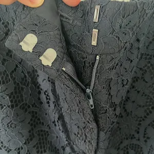 Ann Taylor navy lace shorts with pockets in size 6 thumbnail 4