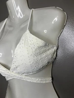 Hollister Bikini Swim Top Womens Medium White Eyelet Triangle Padded Tie Back thumbnail 3