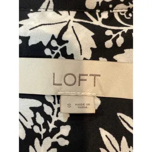 Loft Top Size S White Floral Mock Neck Ruffle Detail Flutter Sleeves thumbnail 2