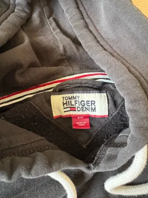 Tommy Hilfiger Black Pullover Hoodie thumbnail 3