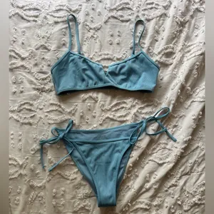 Kendall & Kylie S Light Blue Pacsun Bikini Set Top And Bottom thumbnail 1