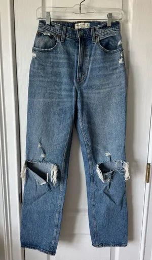 Abercrombie 90s Straight Ultra High-Rise Jeans thumbnail 1