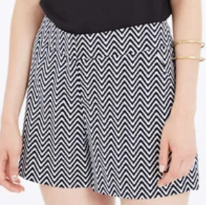 ANN Taylor Chevron Drapey Shorts thumbnail 3