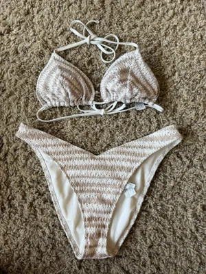 Hollister Swimsuit Set thumbnail 1