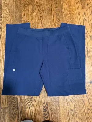 FIGS Scrub Pants cargo medium  thumbnail 2