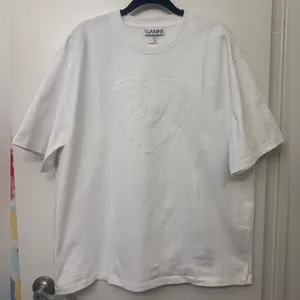 NWT GANNI Heavy Cotton Heart T-Shirt | Oversized Drop Shoulder Graphic Tee thumbnail 4