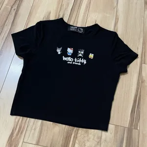 Hello Kitty And Friends X Forever 21 Black Graphic Crop Top Baby Doll T Shirt M thumbnail 1