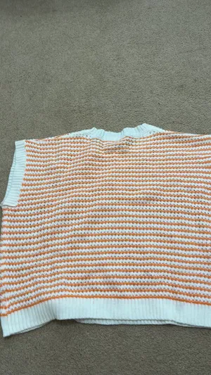 Sweater Size M thumbnail 2