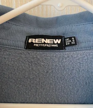Crew Neck thumbnail 4