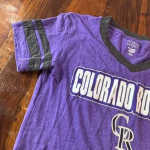 Campus Lifestyle Colorado Rockies MLB Purple V-Neck Graphic T-Shirt Womens Small thumbnail 9