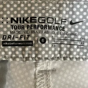 Nike Greens Dri-FIT Golf Shorts Sz 6 thumbnail 10