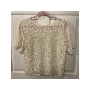 NWOT Boutique Ivory Floral Lace Crop Top Women's Short Sleeve Romantic(Approx M) thumbnail 6