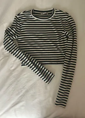 ZARA Crop Long Sleeve thumbnail 1