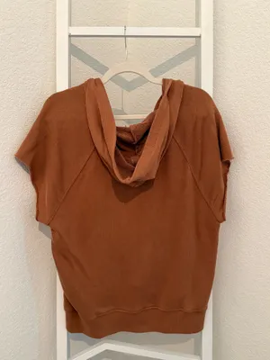 Universal Threads Brown Short-Sleeve Distressed Hoodie thumbnail 4