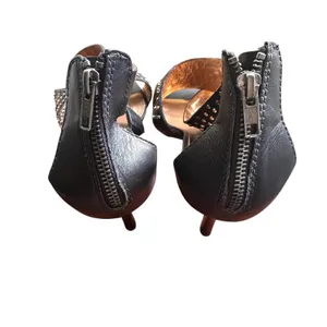 CYNTHIA VINCENT Reid‎ Studded Leather Heels Black Sz 10 thumbnail 3