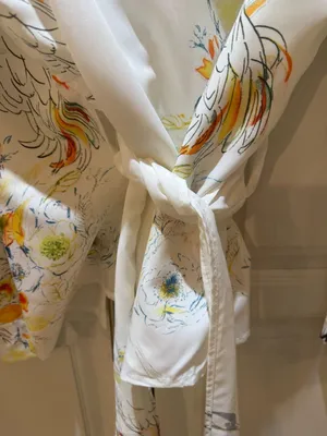 Cream Floral & Crane Print Wrap Blouse 8 thumbnail 6