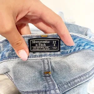 Abercrombie & Fitch Zoe Natural Rise Vintage A-Line Denim Skirt Blue 27 / 4 thumbnail 2