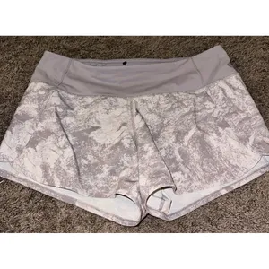 Lululemon shorts thumbnail 1
