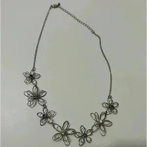 WIREY Flower‎ Nexklace with center rhinestones thumbnail 2