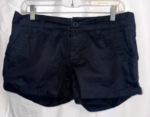 Nike Women's Size 8 Black Rolled Hem Flap Pocket Chino Cotton Athletic Shorts thumbnail 1