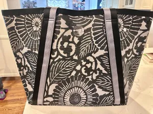 Lululemon Athletica Black and Grey Gym or Beach Tote thumbnail 1