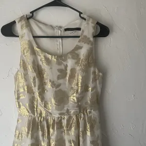 Huesday Size Small Gold Foil‎ Metallic Silk Floral Special Occasion Mini Dress thumbnail 3