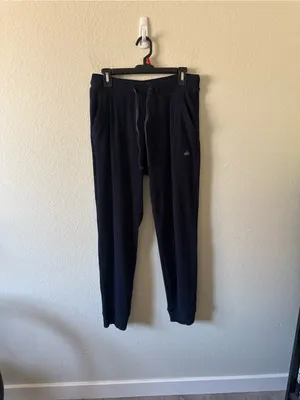Alo Yoga Navy Muse Joggers Size M Athletic Pilates Pickleball Loungewear thumbnail 2