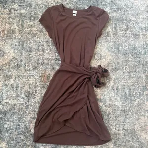 Wilfred Aritzia Lune Mini Dress Brown Short Sleeve Tie Wrap Women's M thumbnail 2