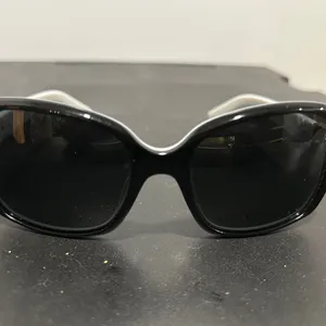 Kate Spade Black Sunglasses with Sleek Design thumbnail 3