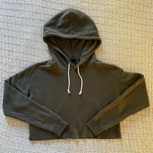Wild Fable Women’s Olive Army Green Cozy Soft Cotton Cropped Hoodie Size Small thumbnail 1