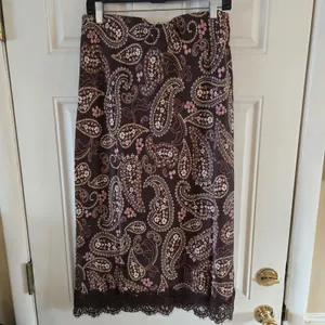 Edited Maren Morris Womens L Brown Floral Paisley Satin Midi Slip Skirt NWT thumbnail 2