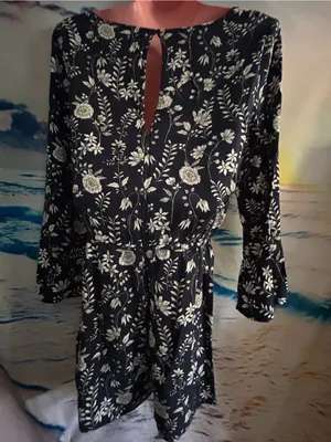Aeropostale Women’s Black & White Floral V-Neck Romper SM thumbnail 2