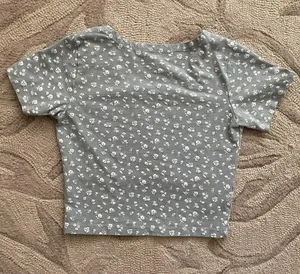 Boutique purple rosebuds & white pearl bow blue floral wrap crop top 🦋🪻✨ thumbnail 2