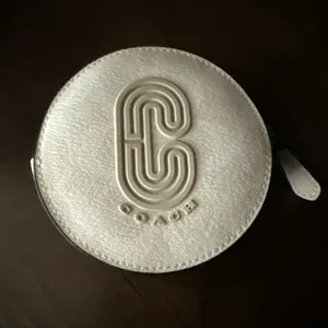 Coach Round Hybrid Pouch In Signature Canvas Central Embossed Coach Patch NWOT thumbnail 2