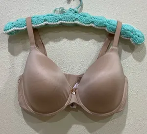 4 Victoria’s Secret bras body by Victoria 36DDD thumbnail 1