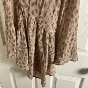 Cecico Leopard Print Sleeveless Blouse size medium thumbnail 5