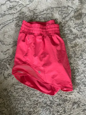 Lululemon Hotty Hot Low-Rise Lined Short 2.5" thumbnail 2