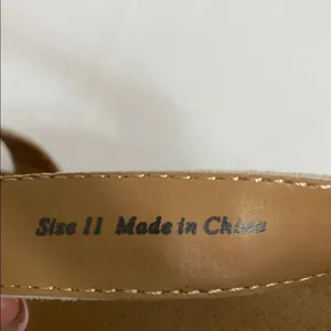 Dv8 by dolce vita Elegant Cream Wedge Sandals like new size 11 thumbnail 7