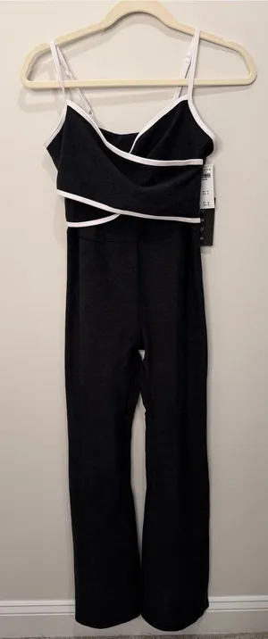 Abercrombie‎ YPB EverydaySOFT Black White Wrap Jumpsuit NWT Size Medium thumbnail 1