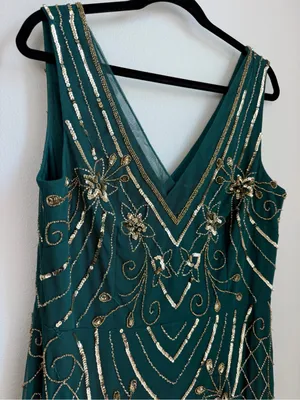Adrienne Papell Elegant Emerald Green Beaded V-Neck Dress thumbnail 2