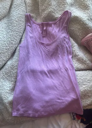 Skims pink tank thumbnail 1