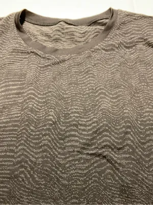 Lululemon Train to Be Seamless Short Sleeve T-Shirt Ripple Wave BlackGraphite 12 thumbnail 3