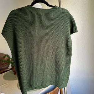 Green Sleeveless Sweater with Pocket Size L thumbnail 3