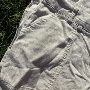 Sincerely Jules cream linen cargo pants thumbnail 2