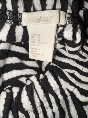 H&M Black & White Striped Off-Shoulder Crop Top thumbnail 2